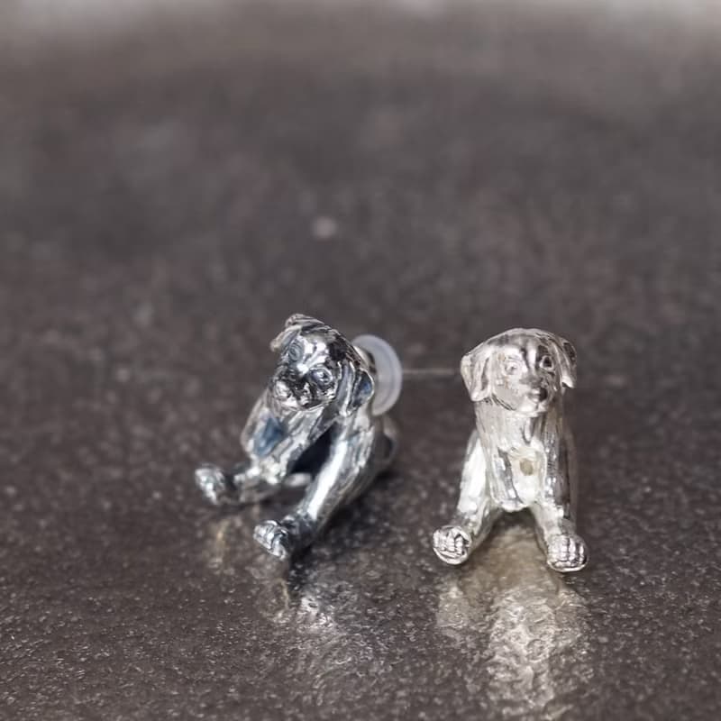 ラブラドールSilver犬ピアス 片耳 黒ラブ 白ラブ