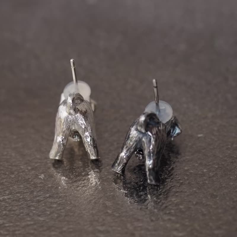 ラブラドールSilver犬ピアス 片耳 黒ラブ 白ラブ