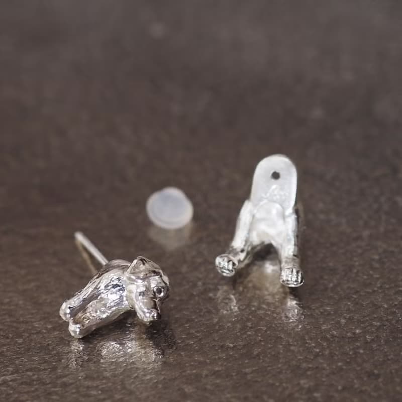 ラブラドールSilver犬ピアス 片耳 黒ラブ 白ラブ