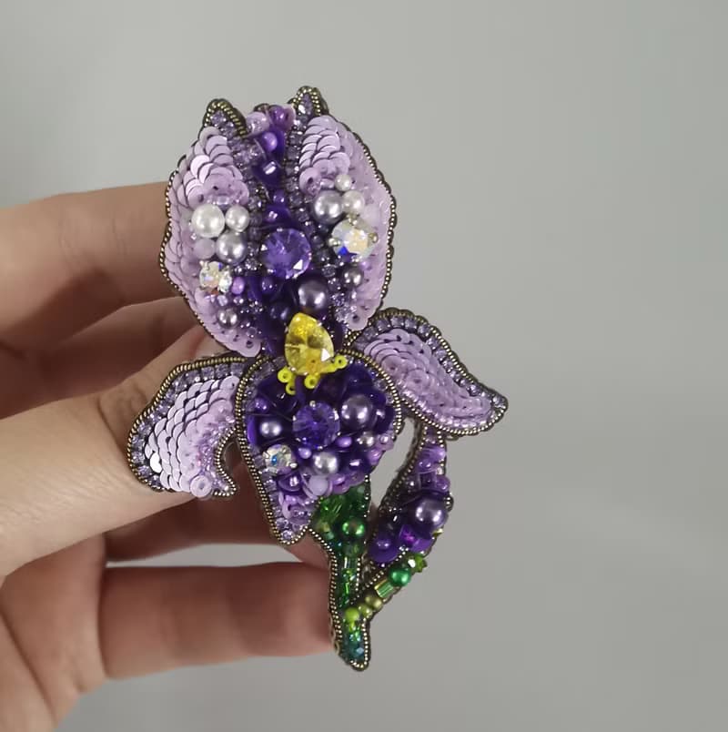 Iris flower jewelry brooch beaded, boutonnier