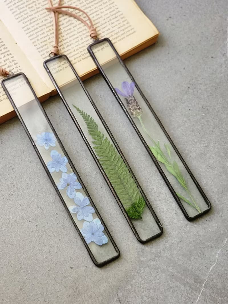 植物圖鑑∣小葉藍繡球花∣玻璃鑲崁∣花草標本書籤