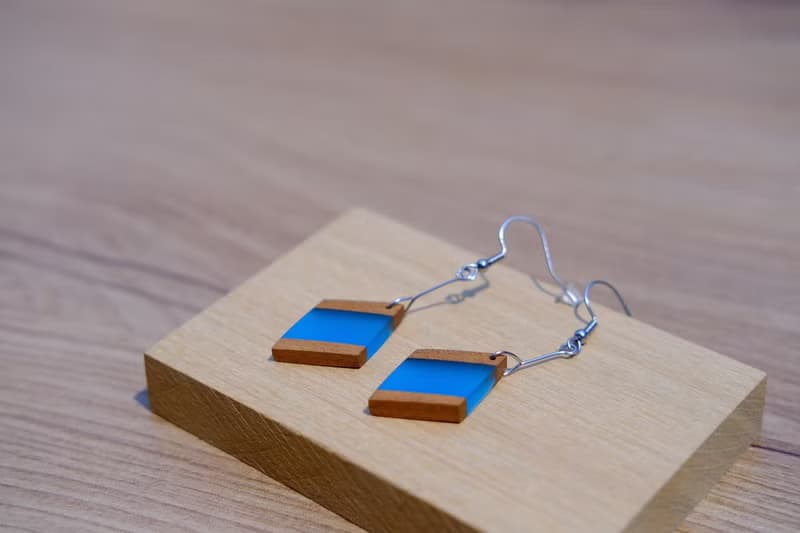【菱形耳釘】木作工藝 / 木作飾品 / 耳釘 / 樹脂材質 / 女孩配件