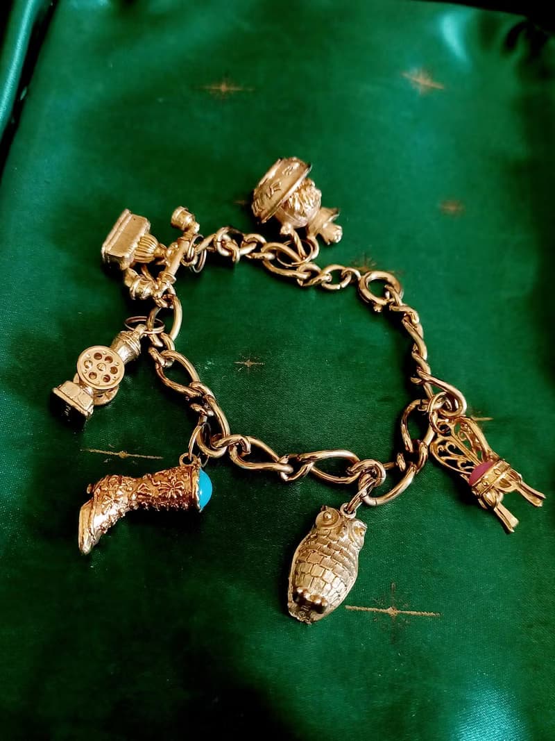 vintage jewelry   AVON  1973's 經典多墜飾 手鍊