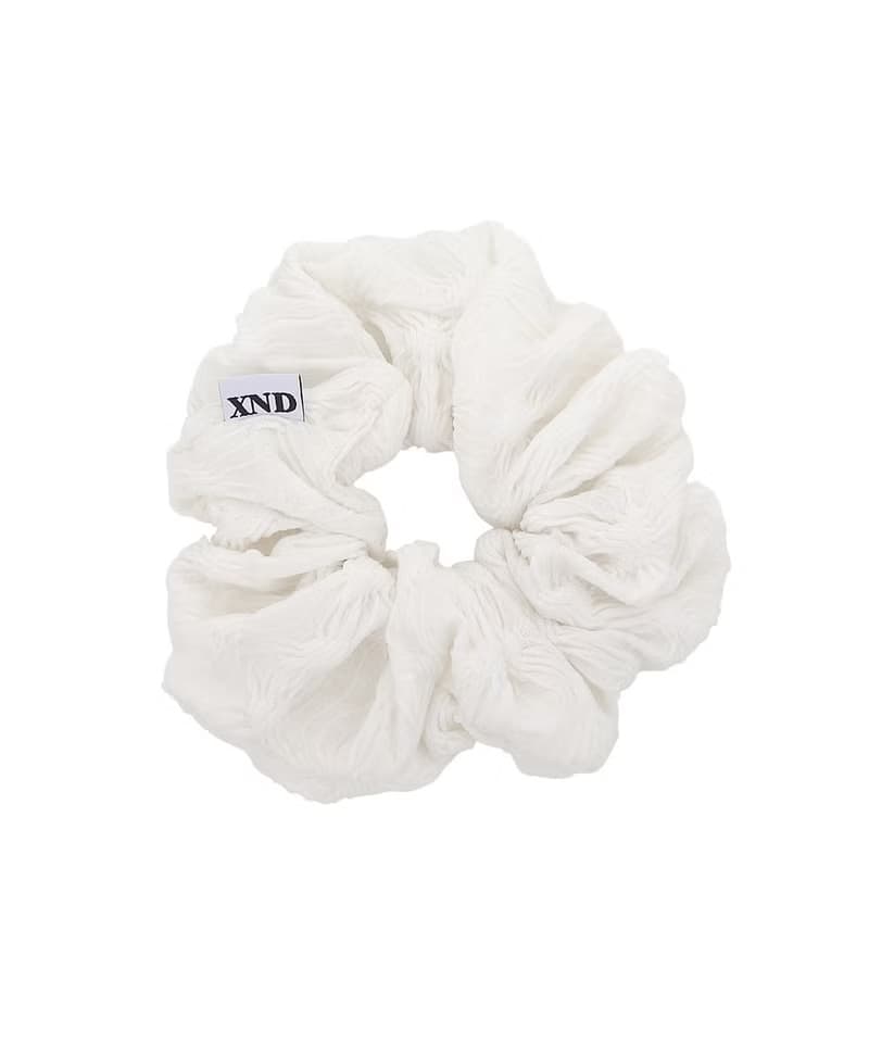 CLASSY SCRUNCHIE_WHITE