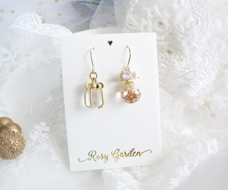 Rosy Garden 節慶冬日小禮物 流沙水晶球耳環 可換耳夾