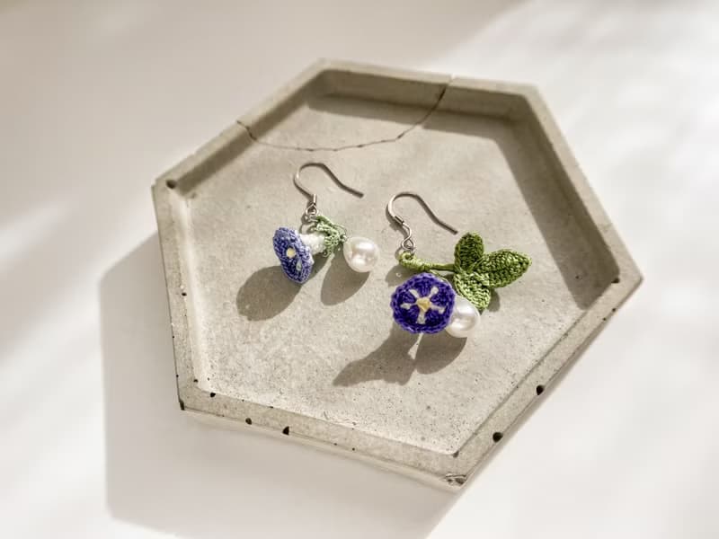 手鉤花耳飾。牽牛花。紫