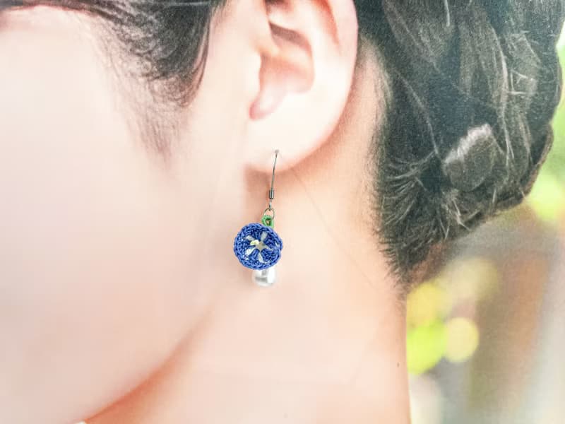 手鉤花耳飾。牽牛花。紫