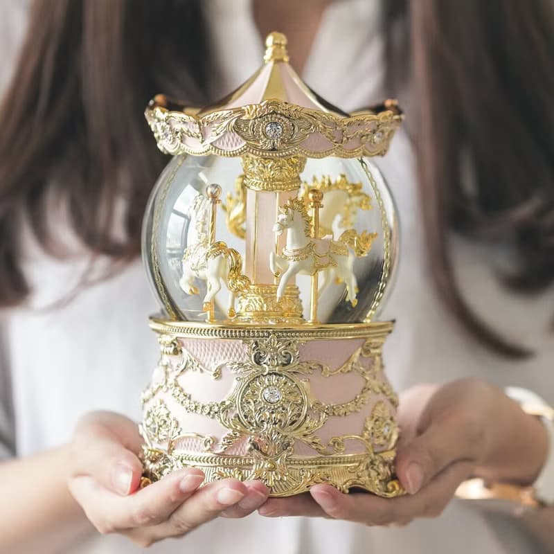 浪漫粉金旋轉木馬(燈光)水晶球音樂盒遇見孫燕姿聖誕情人節彌月禮