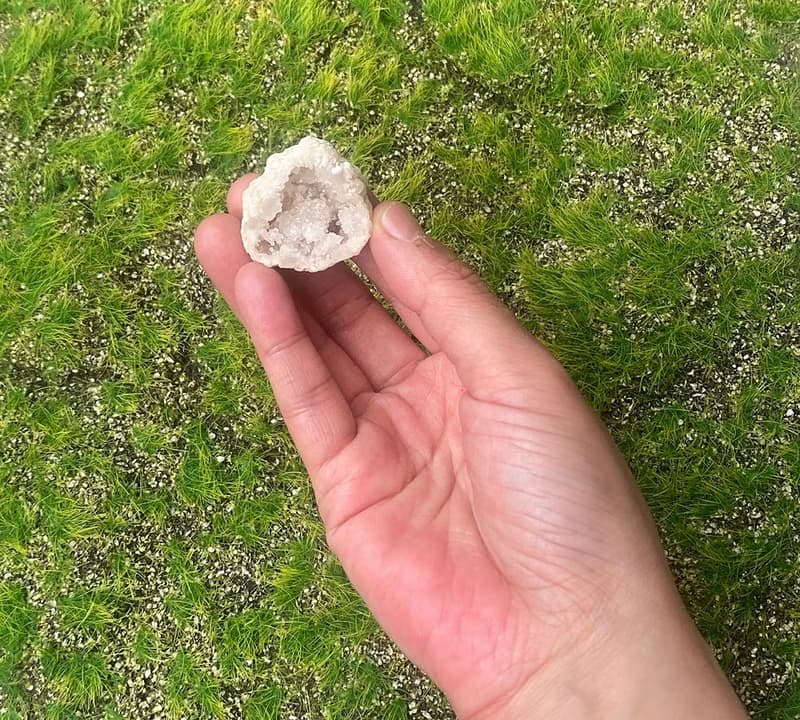 天然原礦可愛招財白晶洞 財運水晶 快速出貨 辦公室擺件 風水擺件