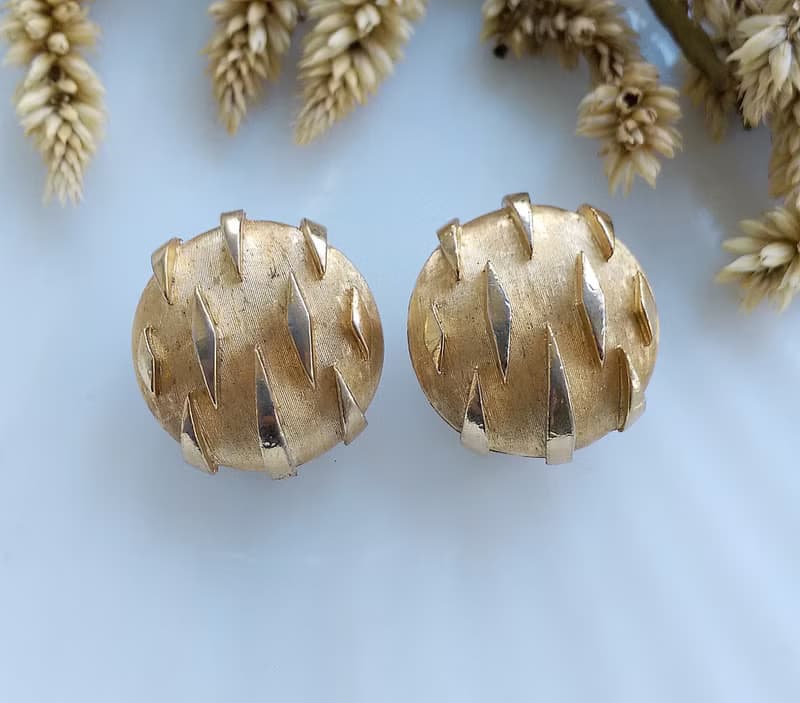 Vintage Jewelry 西洋古董飾品 TRIFARI 金色調 普普 夾式耳環