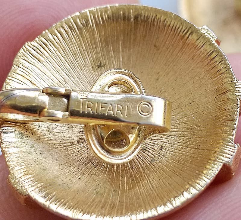 Vintage Jewelry 西洋古董飾品 TRIFARI 金色調 普普 夾式耳環