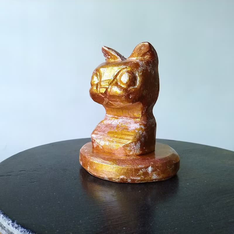 貓半身雕塑像 - 手工雕刻的獨特美感擺飾