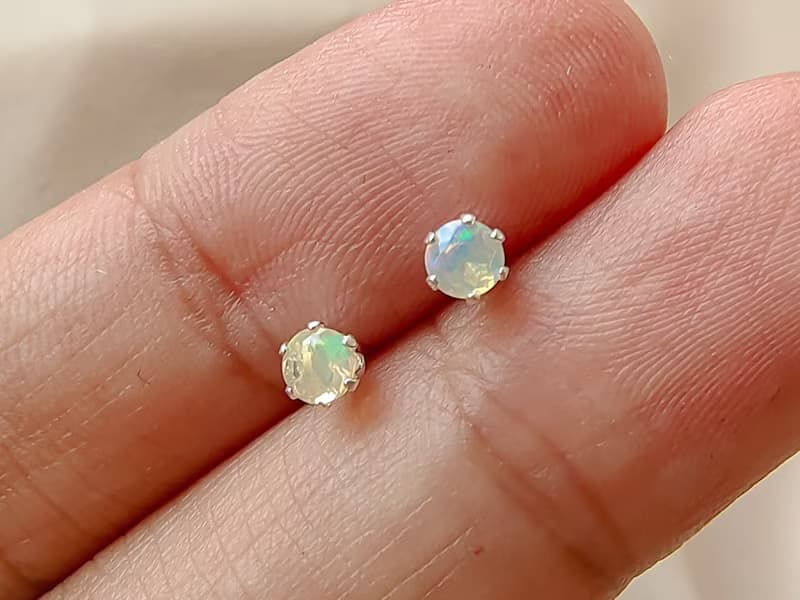 SV925 迷你蛋白石單鑽耳環(耳夾) 3mm 皇冠六爪鑲 歐珀Opal