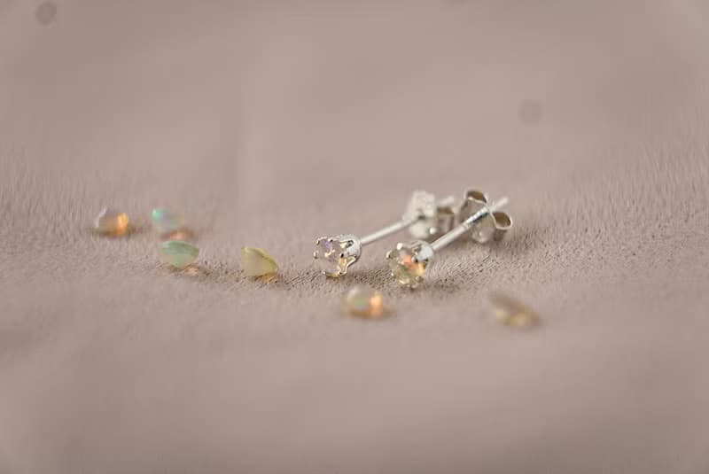 SV925 迷你蛋白石單鑽耳環(耳夾) 3mm 皇冠六爪鑲 歐珀Opal