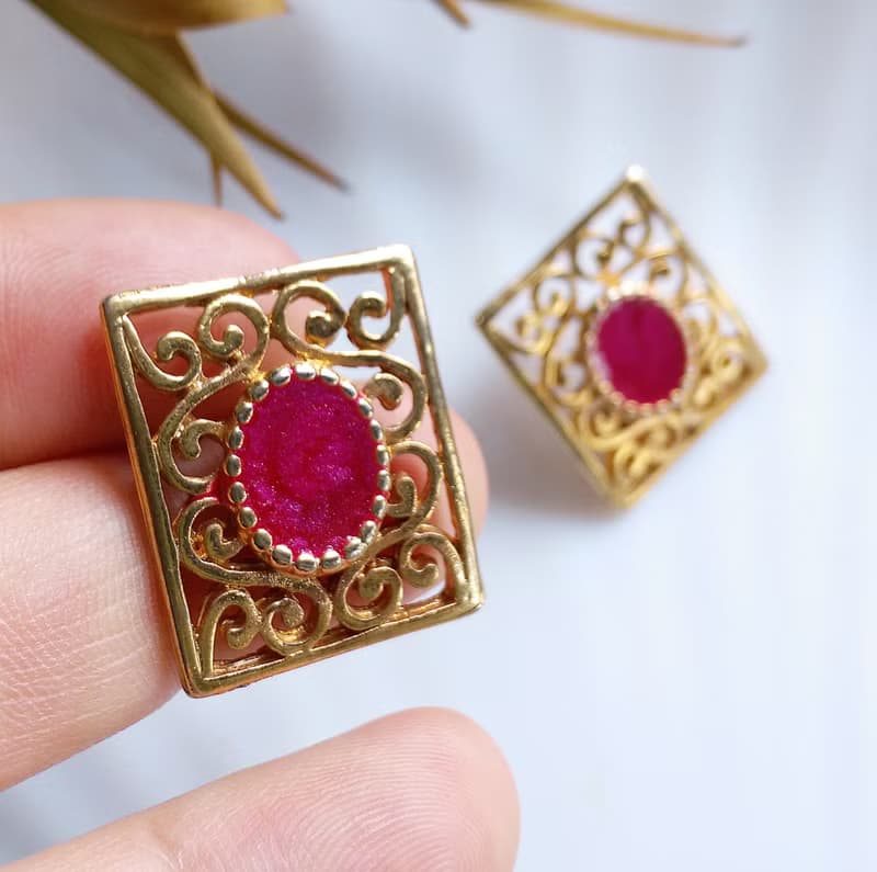 Vintage Jewelry 西洋古董飾品 金屬鍍金 簍空窗花 針式耳環