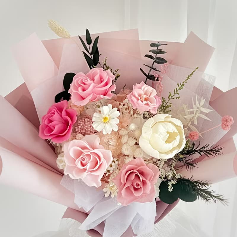 SEE 看見花藝設計 | 永生花 | 玫瑰 | 真愛不凋粉玫瑰花束