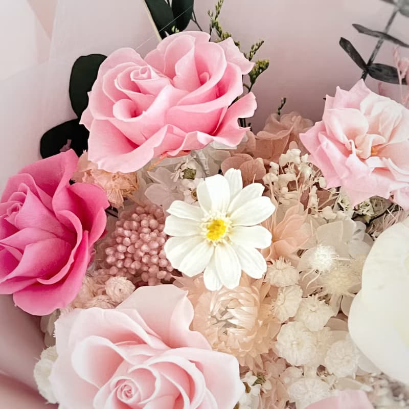 SEE 看見花藝設計 | 永生花 | 玫瑰 | 真愛不凋粉玫瑰花束