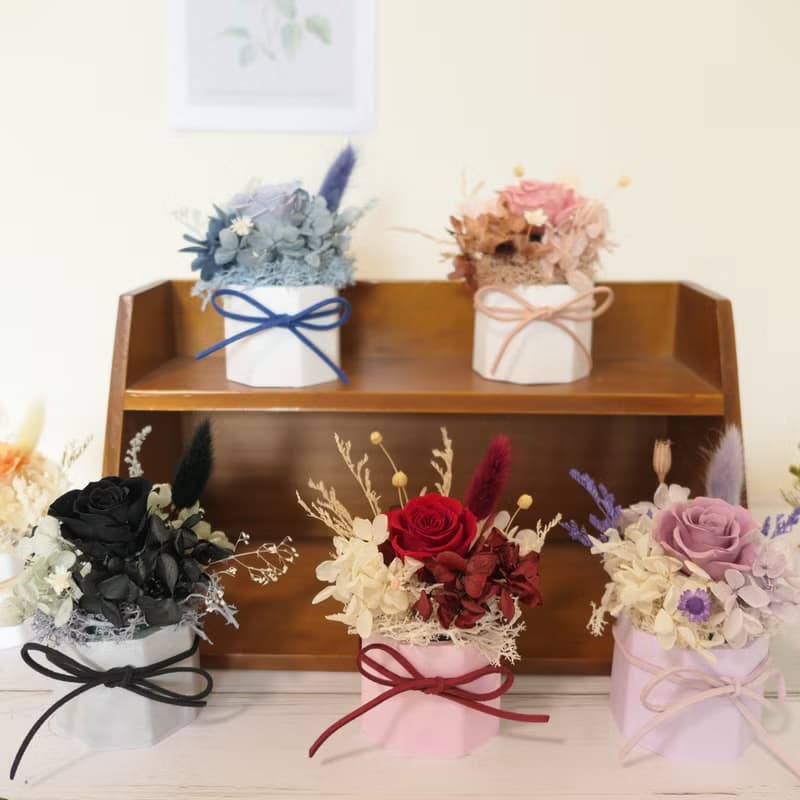 【永生玫瑰小盆花】桌上療癒小物/禮物/擴香石盆花