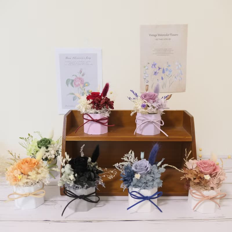 【永生玫瑰小盆花】桌上療癒小物/禮物/擴香石盆花