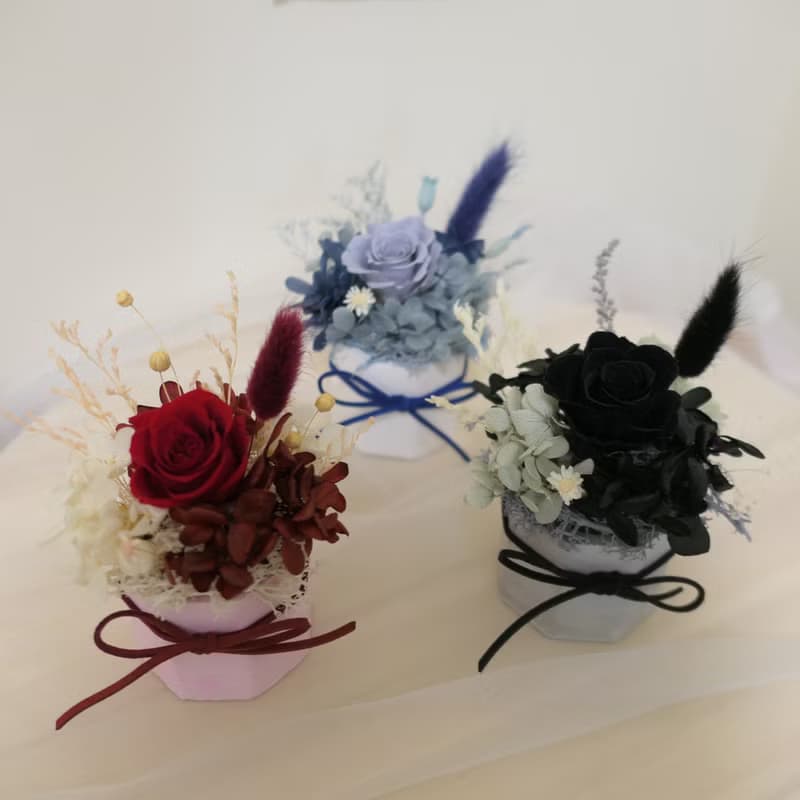 【永生玫瑰小盆花】桌上療癒小物/禮物/擴香石盆花