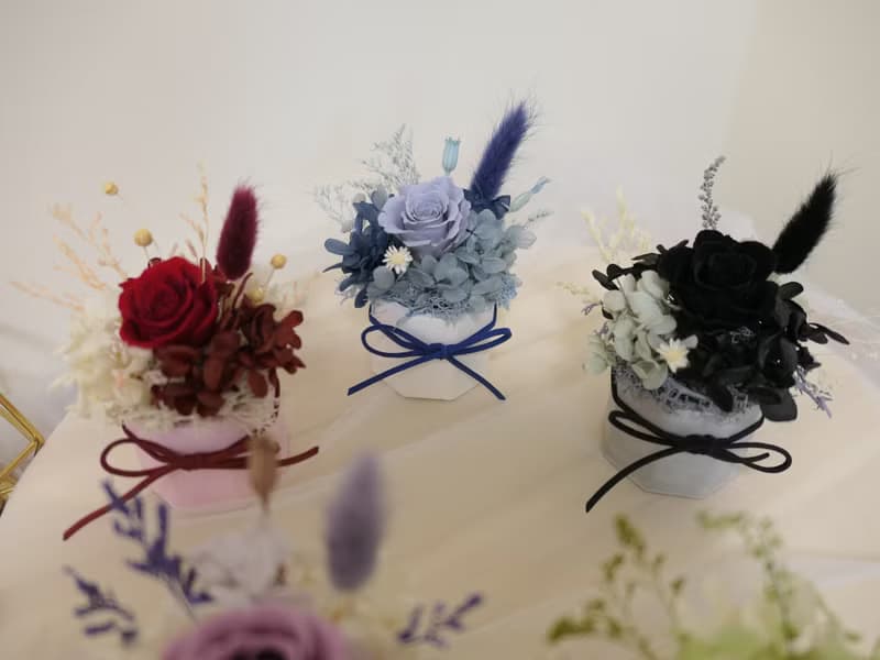 【永生玫瑰小盆花】桌上療癒小物/禮物/擴香石盆花