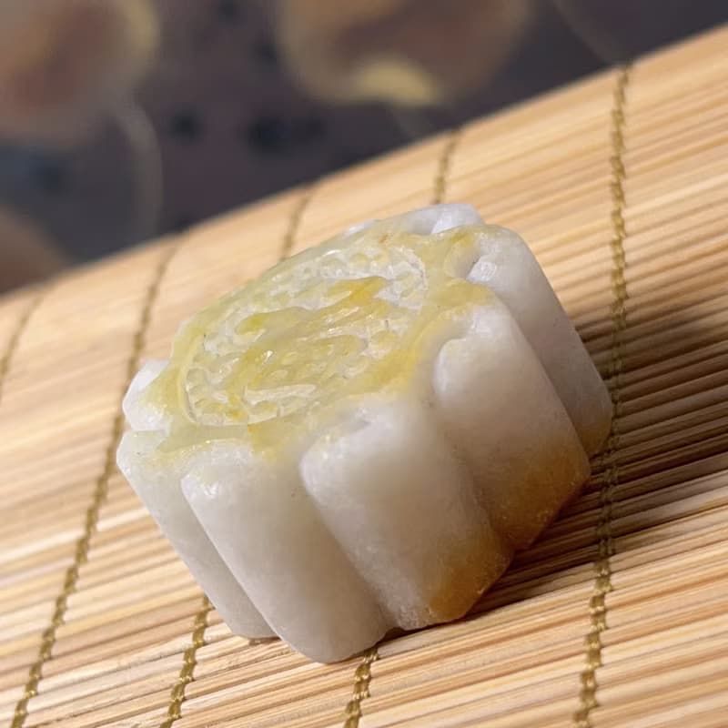 飄黃翡翡翠月餅擺飾擺件 | 天然緬甸玉A貨翡翠 | 送禮
