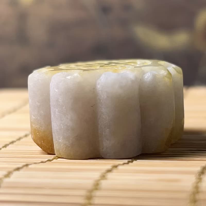 飄黃翡翡翠月餅擺飾擺件 | 天然緬甸玉A貨翡翠 | 送禮