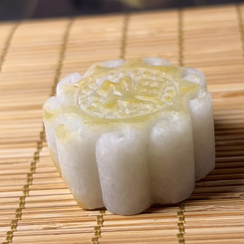 飄黃翡翡翠月餅擺飾擺件 | 天然緬甸玉A貨翡翠 | 送禮