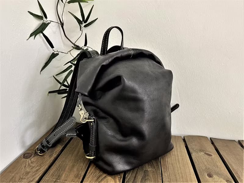 男女通用多風格真皮背包 /經典背包 /卷頂背包 /飛行機艙工作背包