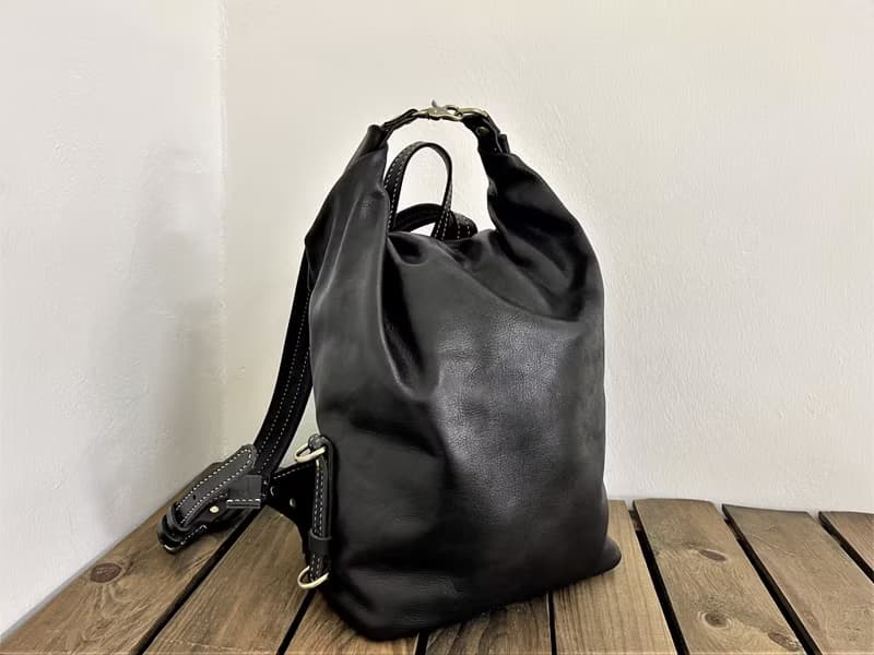 男女通用多風格真皮背包 /經典背包 /卷頂背包 /飛行機艙工作背包