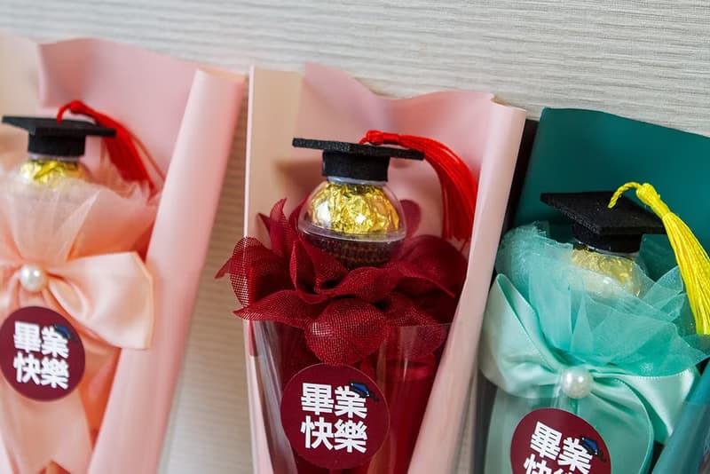 畢業快樂 超Q畢業帽-豪華版單支金莎花束 5色可挑 畢業花束