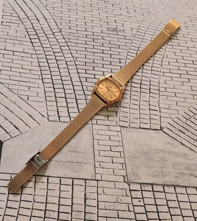 圓弧金色 老瑞士 Universal Geneve 金色 自動上鍊 女用古董手錶