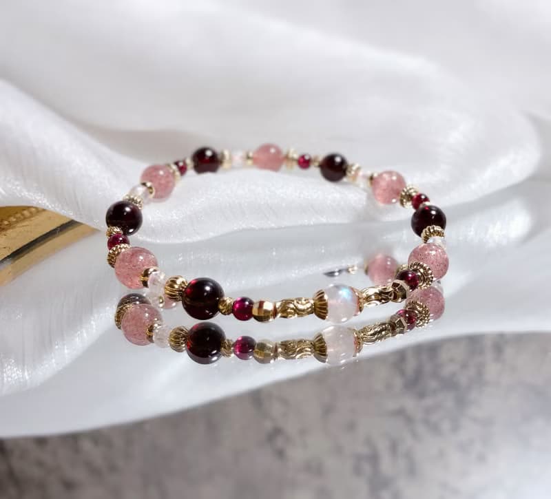 石榴石、星光草莓晶、紫牙烏、月光石 天然石手鍊