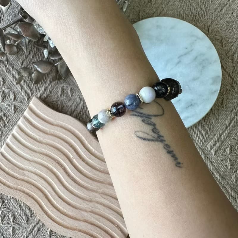 強直覺閃靈石貔貅彈性手鍊