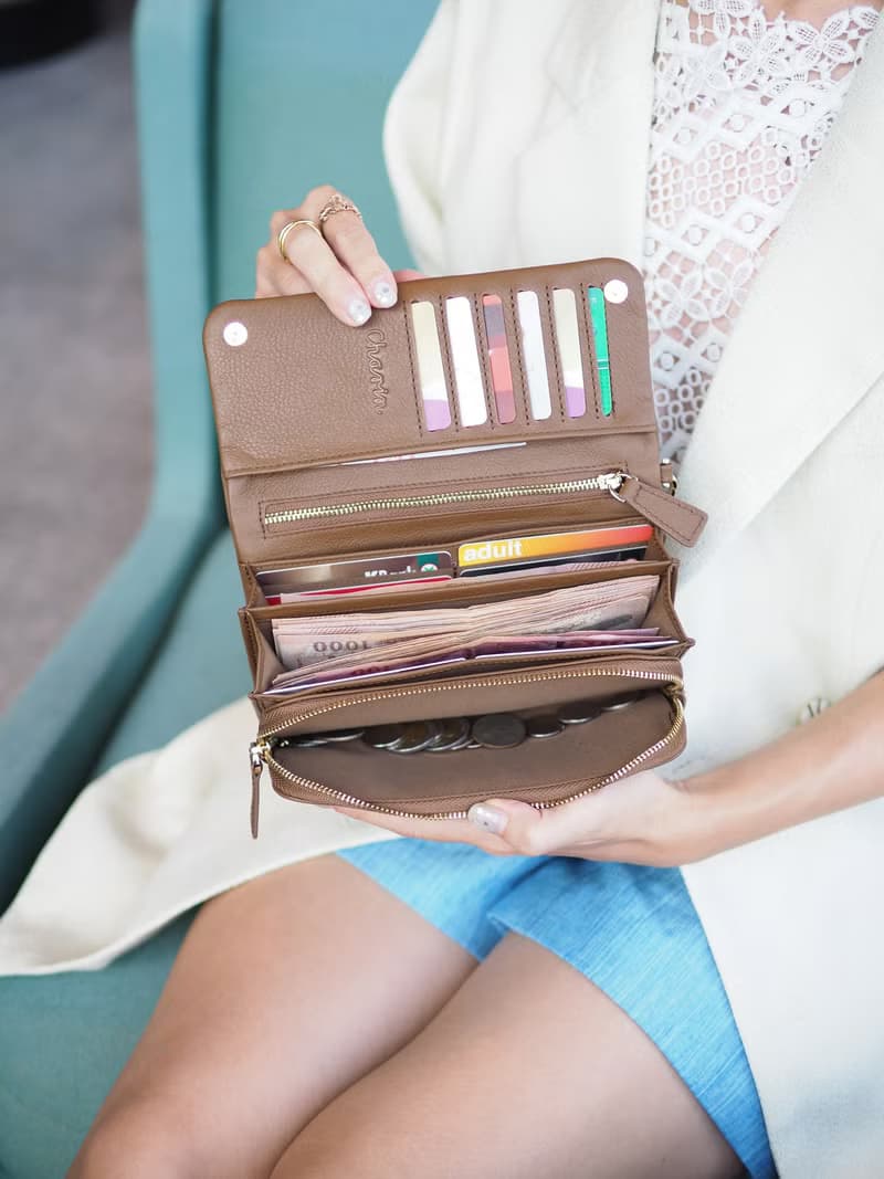 Mousse wallet (Walnut brown) : Long wallet, soft leather wallet, Brown