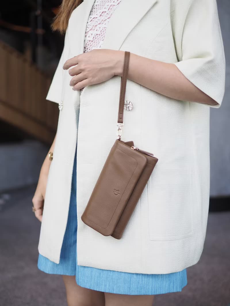Mousse wallet (Walnut brown) : Long wallet, soft leather wallet, Brown