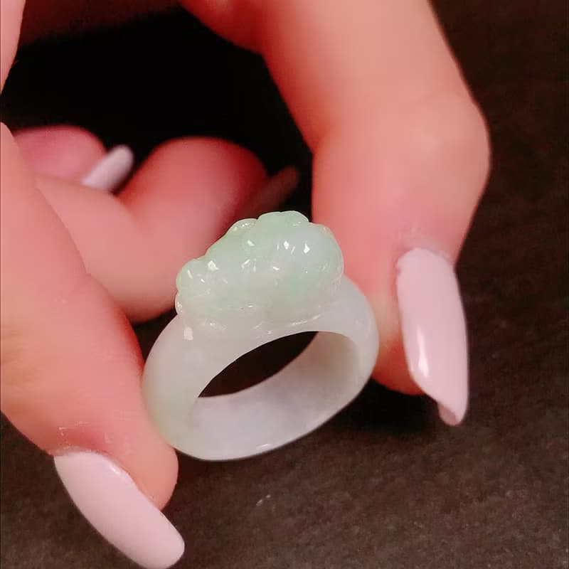 【招財】飄陽綠翡翠貔貅戒指戒圈 |國際10圍 | 天然緬甸玉翡翠A貨