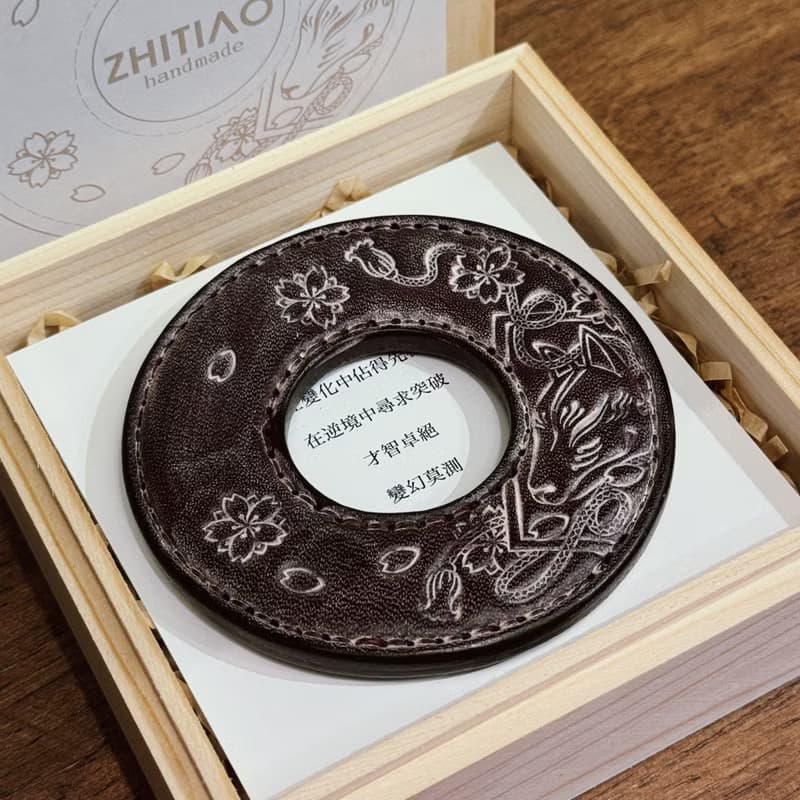 原創手工製作牛皮劍道刀鐔 御先稻荷 霧蠟咖啡 劍鍔 Tsuba