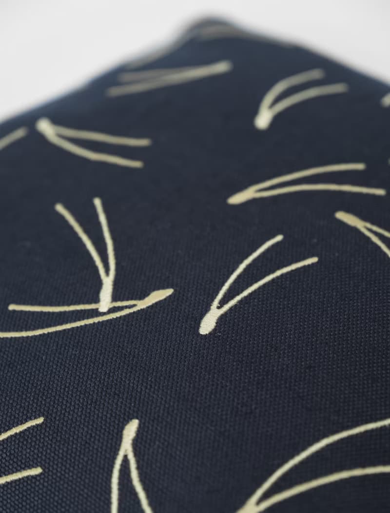 北歐設計師款- 刺繡抱枕套BARR, ANTHRACITE BLUE 針