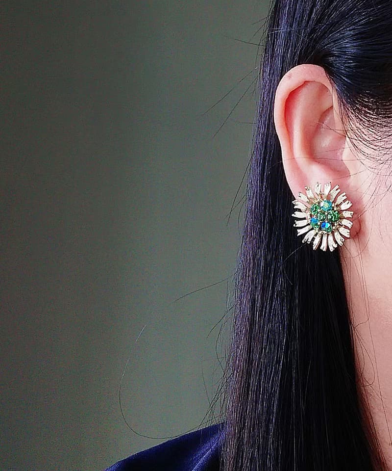 vintage jewelry  LISNER 綠芯太陽花萊茵鑽 夾式耳環
