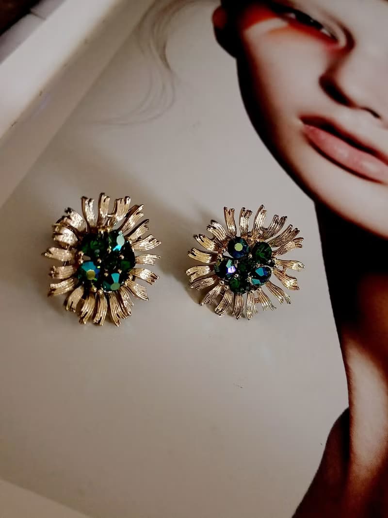 vintage jewelry  LISNER 綠芯太陽花萊茵鑽 夾式耳環