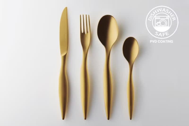 神話のような曲線。PVDゴールドカトラリー Venus Line PVD-coated Cutlery (24 piece cutlery set)