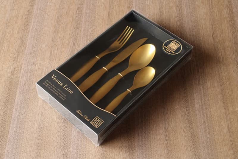 神話のような曲線。PVDゴールドカトラリー Venus Line PVD-coated Cutlery (24 piece cutlery set)