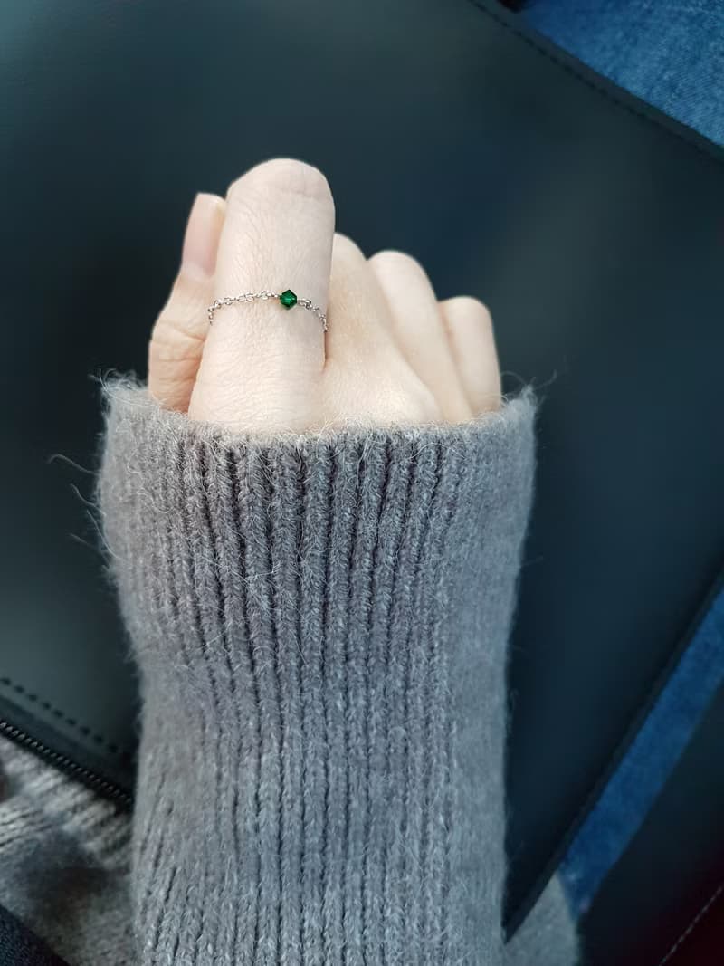 小水晶 細鍊 鍊戒 (祖母綠)