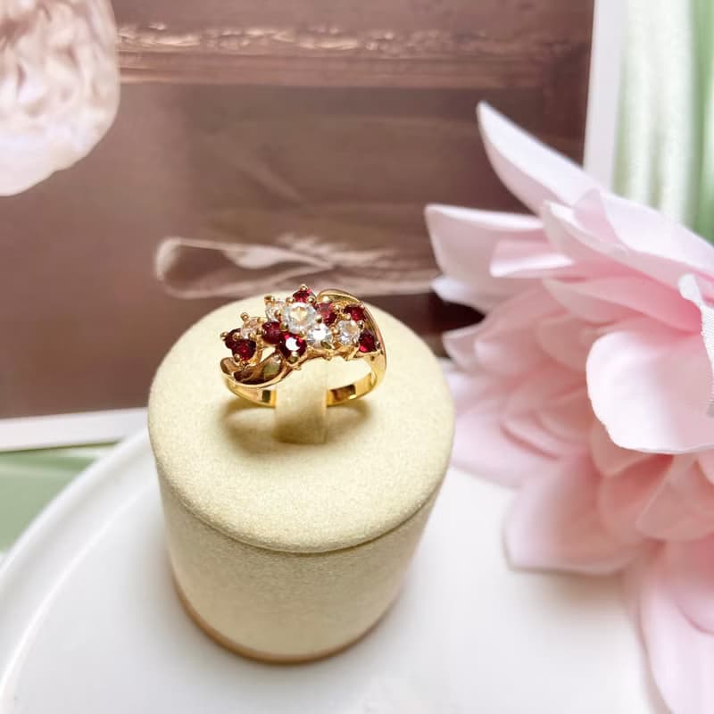 【西洋古董飾品】高雅花藝層次花團閃耀精美設計細緻 萊茵鑽 戒指