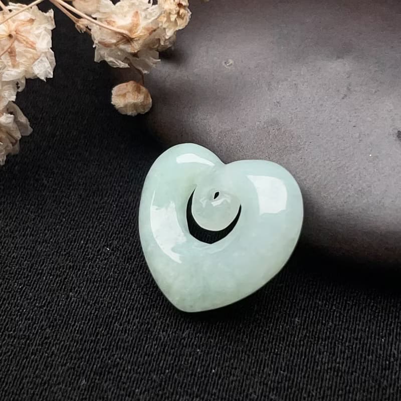 冰糯綠翡翠愛心 | 天然緬甸玉翡翠A貨