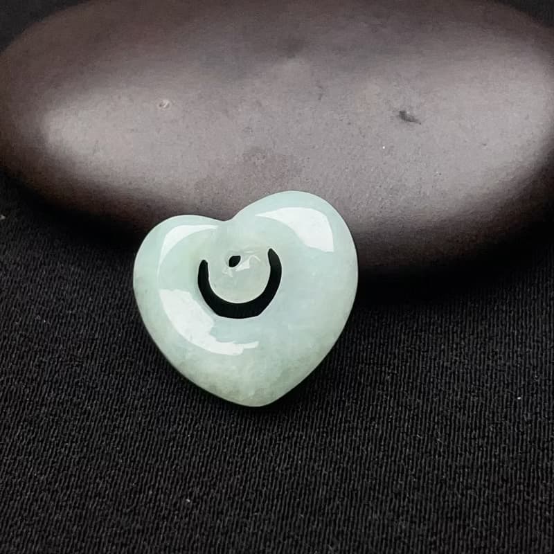 冰糯綠翡翠愛心 | 天然緬甸玉翡翠A貨