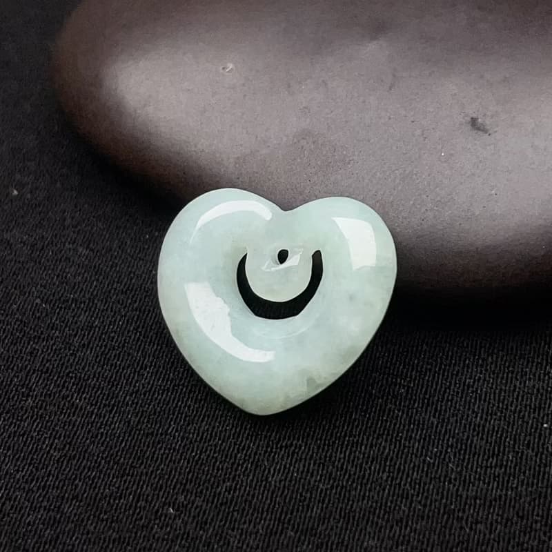 冰糯綠翡翠愛心 | 天然緬甸玉翡翠A貨