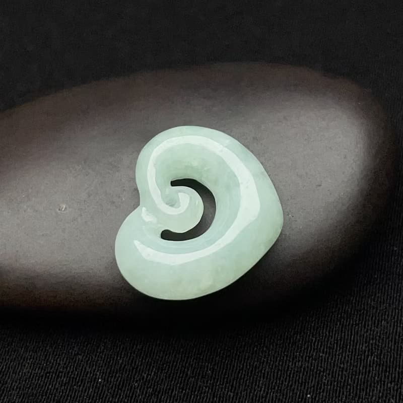 冰糯綠翡翠愛心 | 天然緬甸玉翡翠A貨