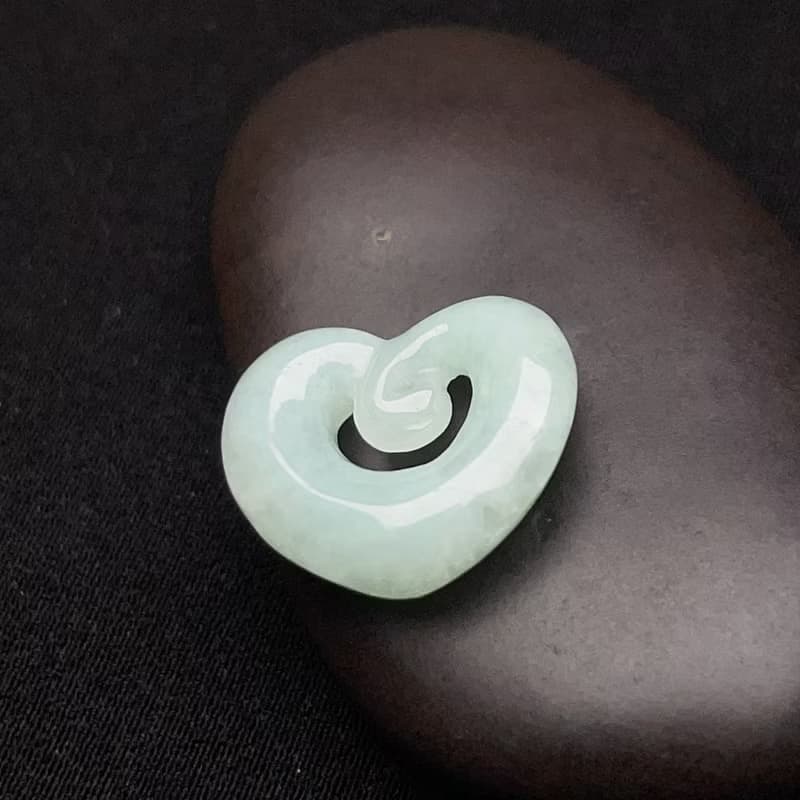 冰糯綠翡翠愛心 | 天然緬甸玉翡翠A貨